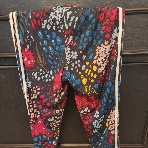 Adidas Floral Multicolor Activewear Leggings Size M - Picture 3 of 7